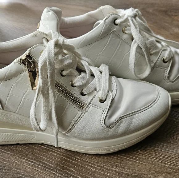 ALDO Women's White Wedge Sneakers - Picture 11 of 14